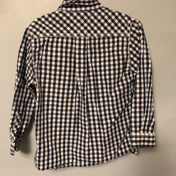 Tommy Hilfiger button down size 3t - Picture 5 of 6